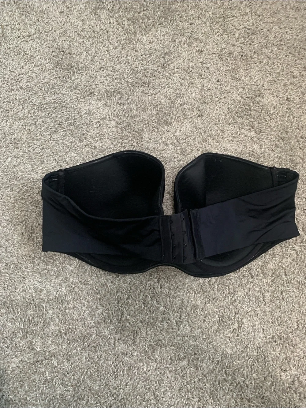 Black Strapless Molded Cup Bra - Brand: